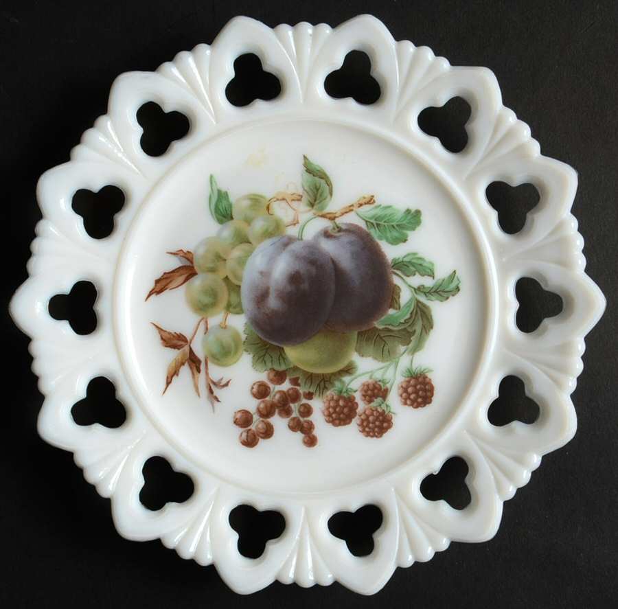 Shell and Club Fruit 7" Decorative Plate by Kemple-1