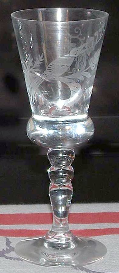 Cuckoo Wine Glass by Kosta-Boda-1