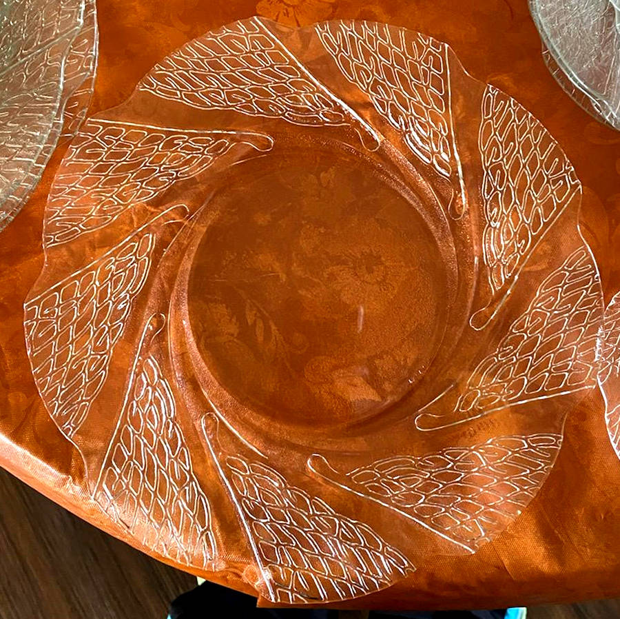 Serene Dinner Plate by Kig (Indonesia)-1