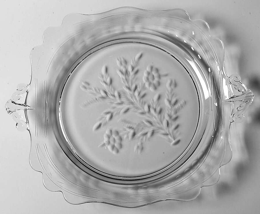 2008-2 Cake Plate by Rock Sharpe-1