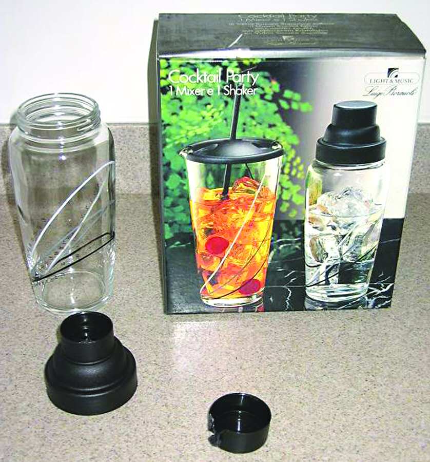 Cocktail Party Shaker & Plastic Lid by Luigi Bormioli-1