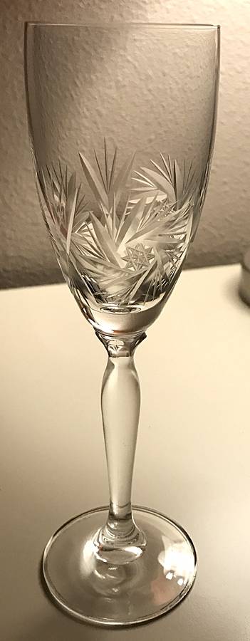 LRV2 Fluted Champagne by Lednicke R-1