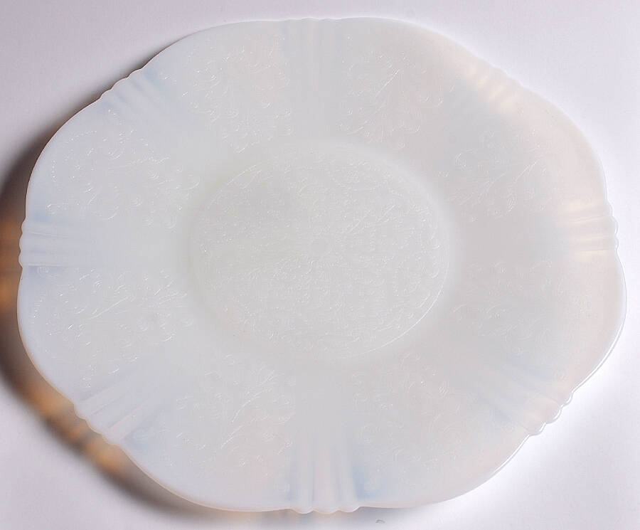 American Sweetheart Monax (White) 11" Chop Plate by MacBeth-Evans-1
