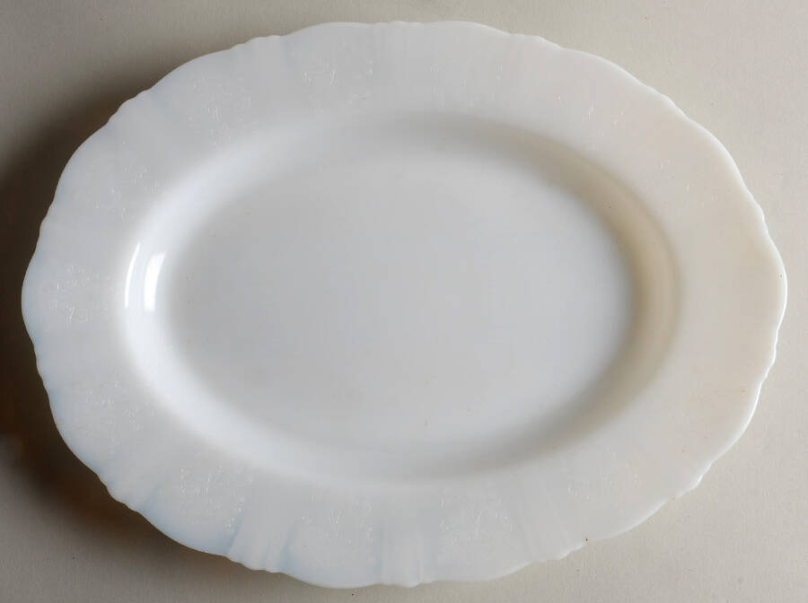 American Sweetheart Monax (White) 13" Oval Platter by MacBeth-Evans-1