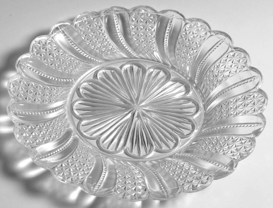 Feather Plate by McKee-1