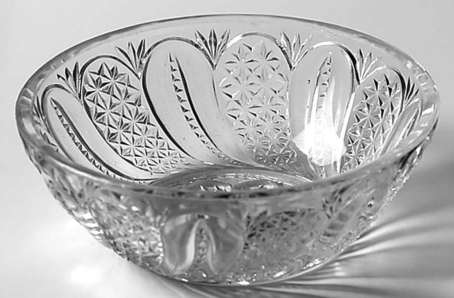 Feather Sauce Dish by McKee-1