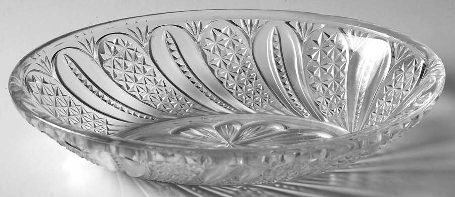 Feather 7" Oval Relish by McKee-1