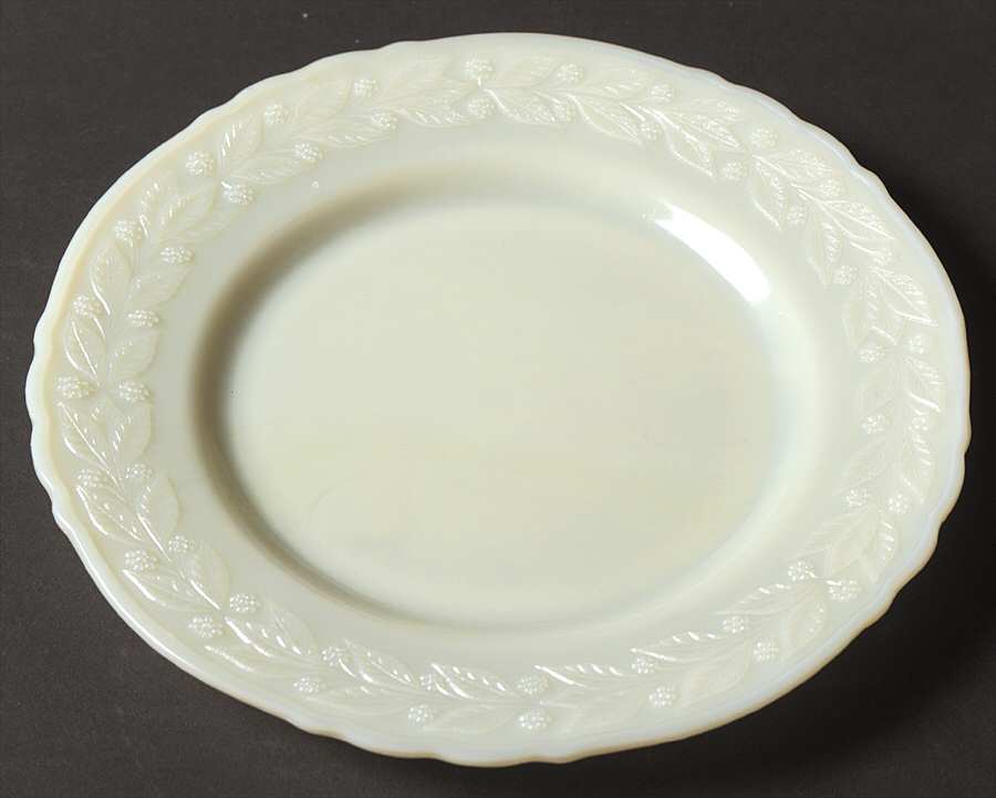 Laurel French Ivory Dinner Plate by McKee-1