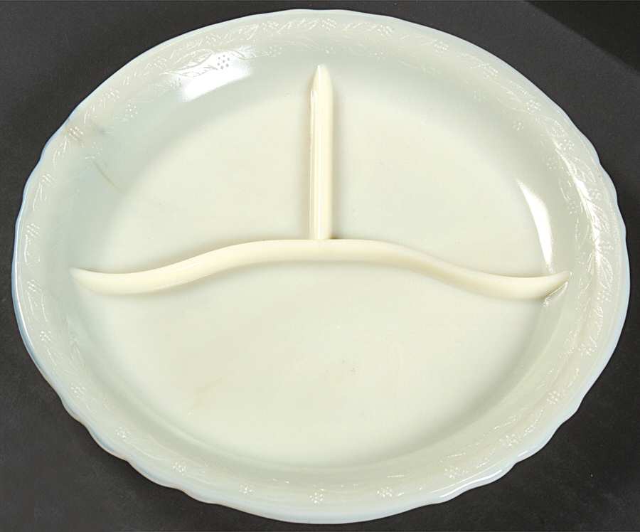 Laurel French Ivory Grill Plate by McKee-1