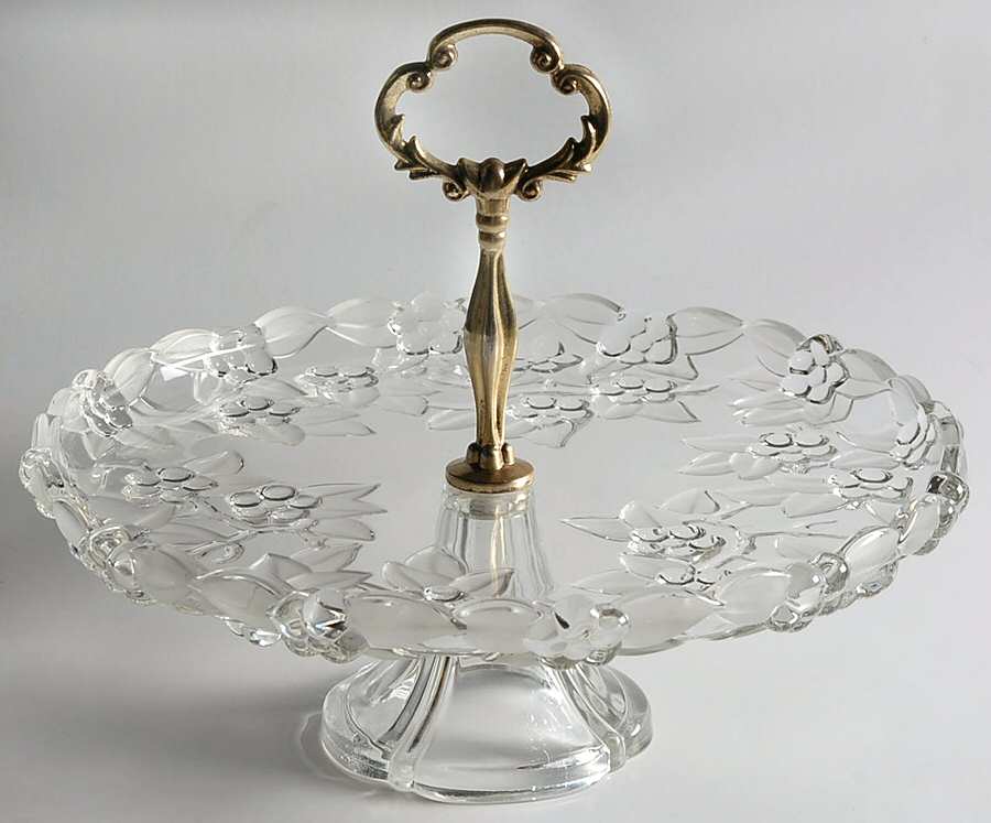 Carmen Center Handle Tray by Mikasa-1