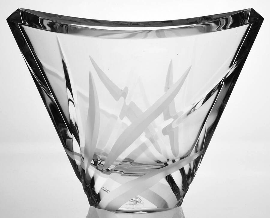 Flame D'Amore 7" Pocket Vase by Mikasa-1