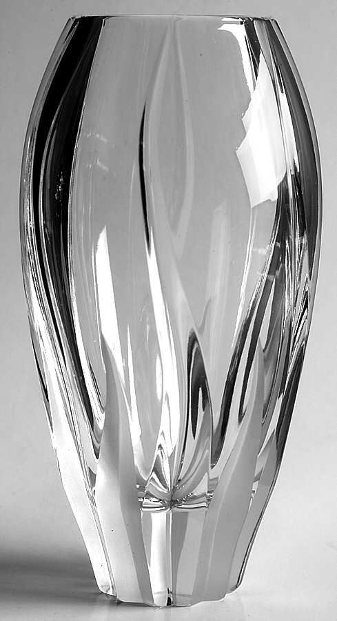 Flame D'Amore 7" Flower Vase by Mikasa-1