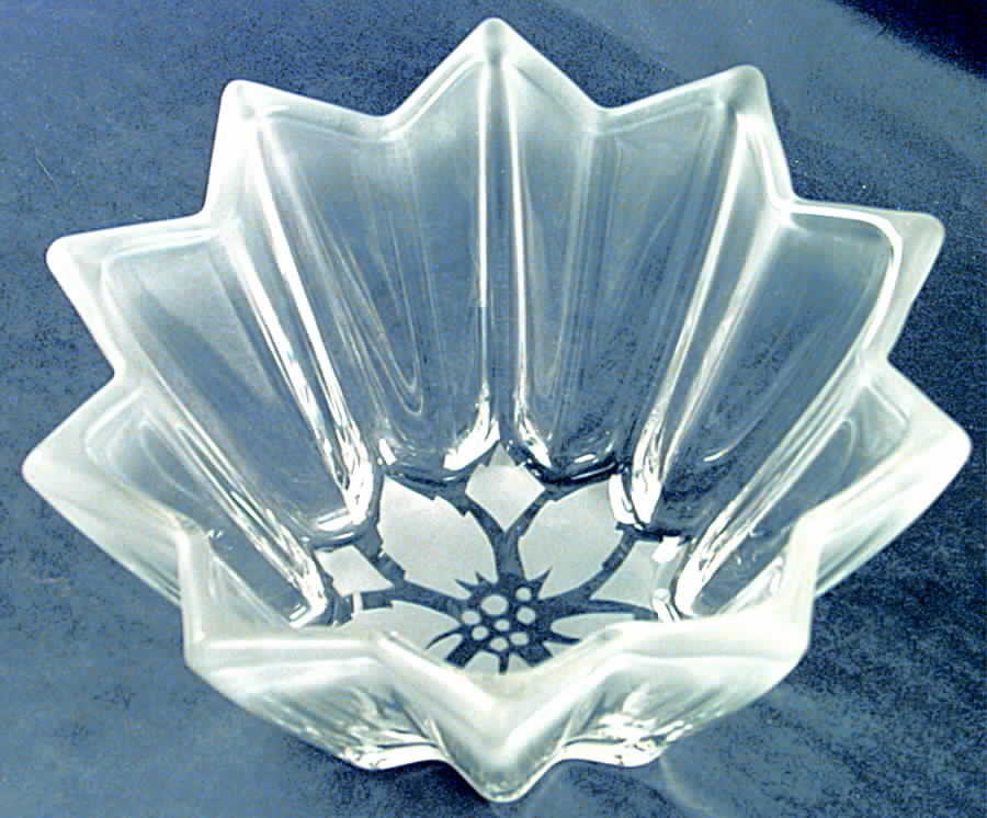 Poinsettia 7" Round Bowl by Mikasa-1