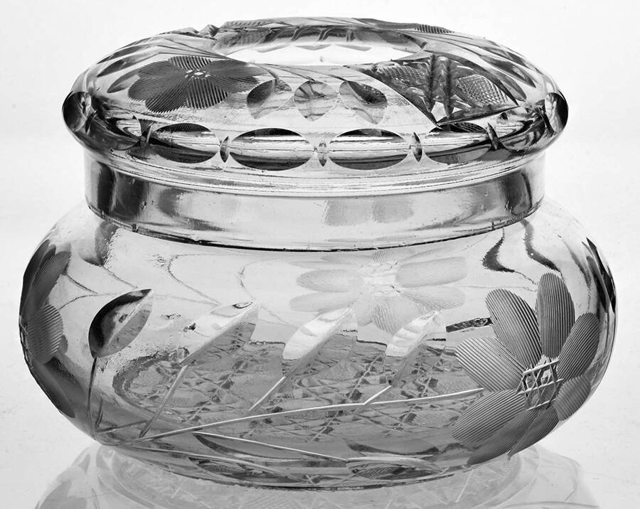 Innovation 410 Round Hair Receiver & Lid by McKee-1