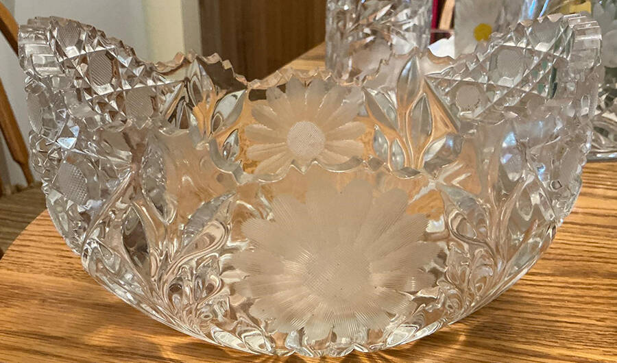 Innovation 410 7" Candy Bowl by McKee-1