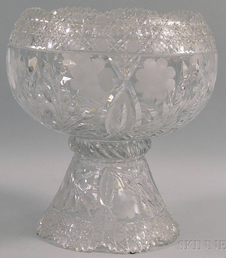 Innovation 410 Punch Bowl with Stand by McKee-1