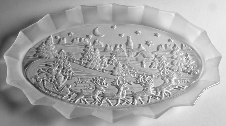 Silent Night (Sa958) 17" Oval Platter by Mikasa-1