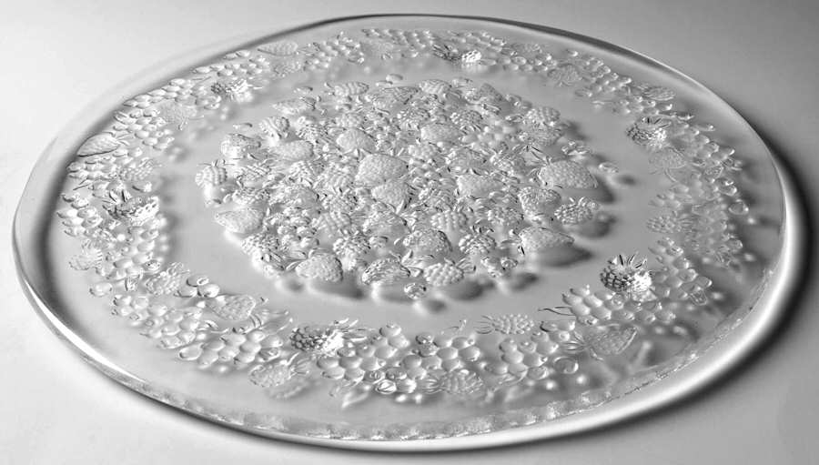 Strawberry Fare Cake Plate by Mikasa-1