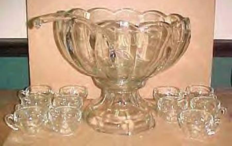 Colonial Clear (15 Piece) Punch Set (PUN,PUNST,12 PCUM1,CLAD) by McKee-1
