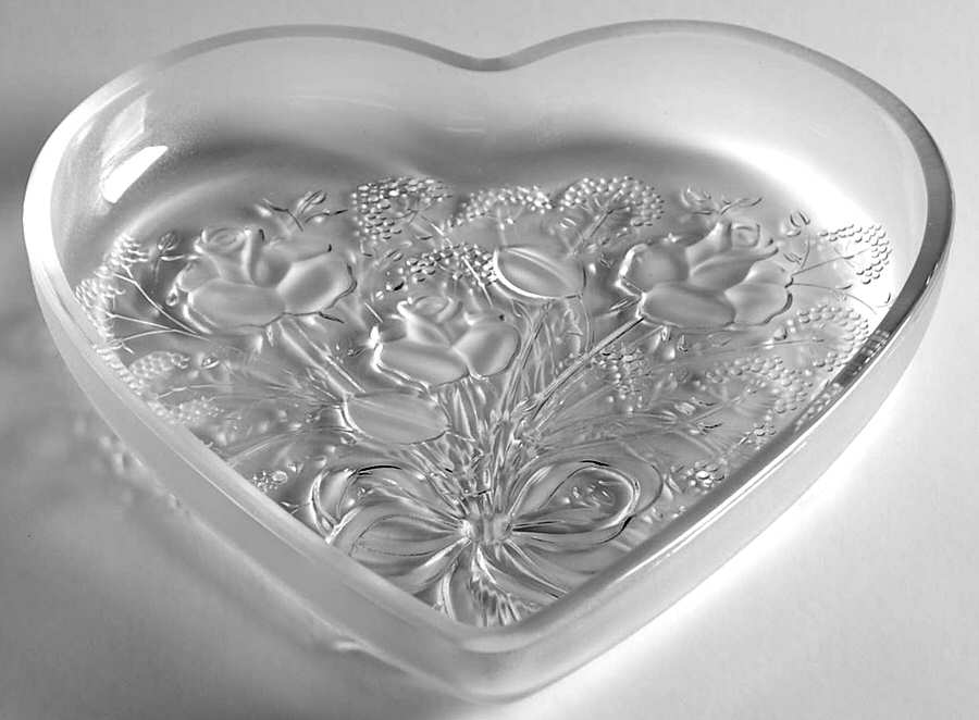 Rose Bouquet 6" Heart Shape Plate by Mikasa-1
