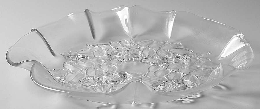 Bianca 12" Round Platter by Mikasa-1