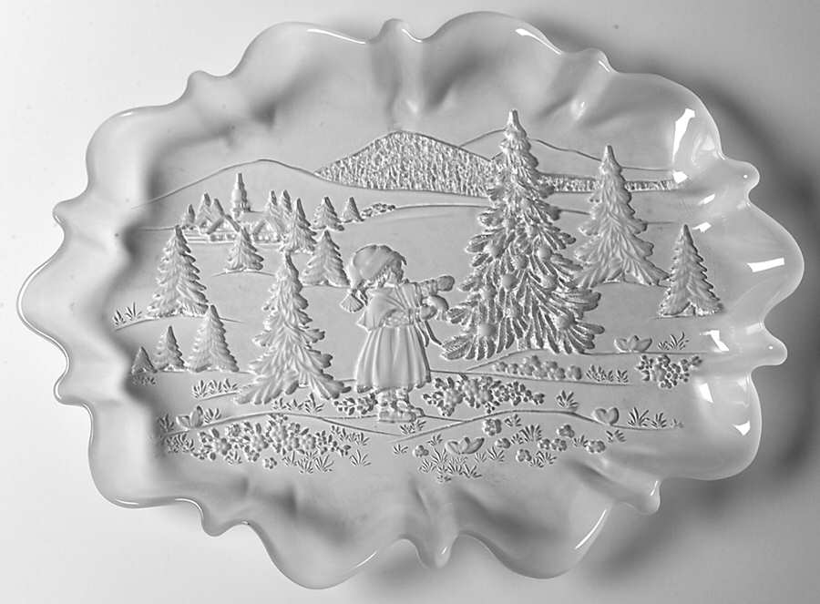 Holiday Classic 17" Oval Platter by Mikasa-1