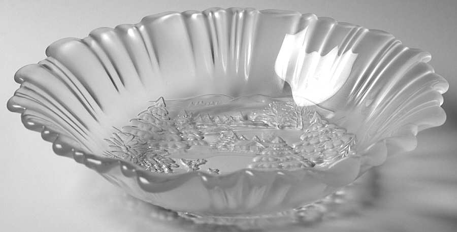 Holiday Classic 10" Round Bowl by Mikasa-1
