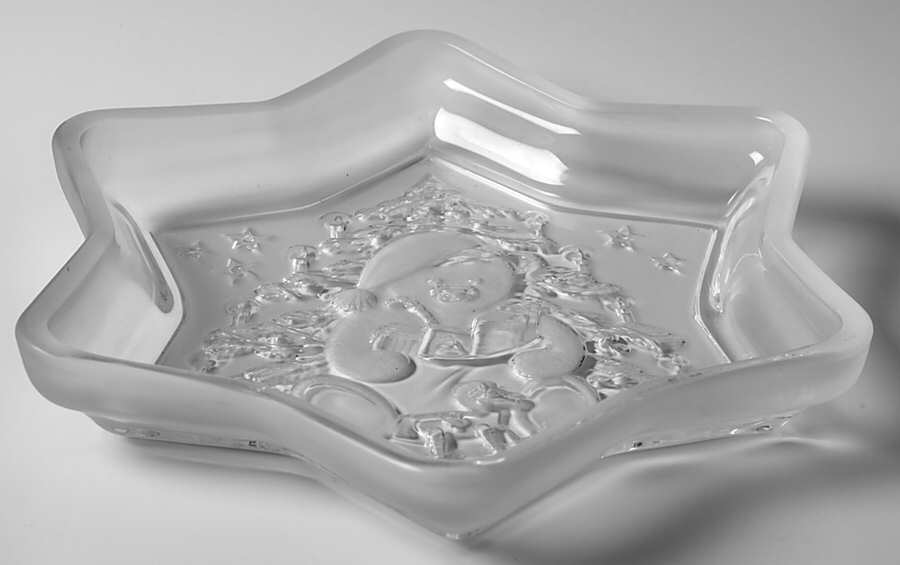 Christmas Star Star Shape Dish by Mikasa-1