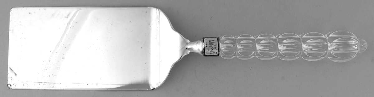 Rousseau Lasagna Server with Silverplate Blade by Mikasa-1