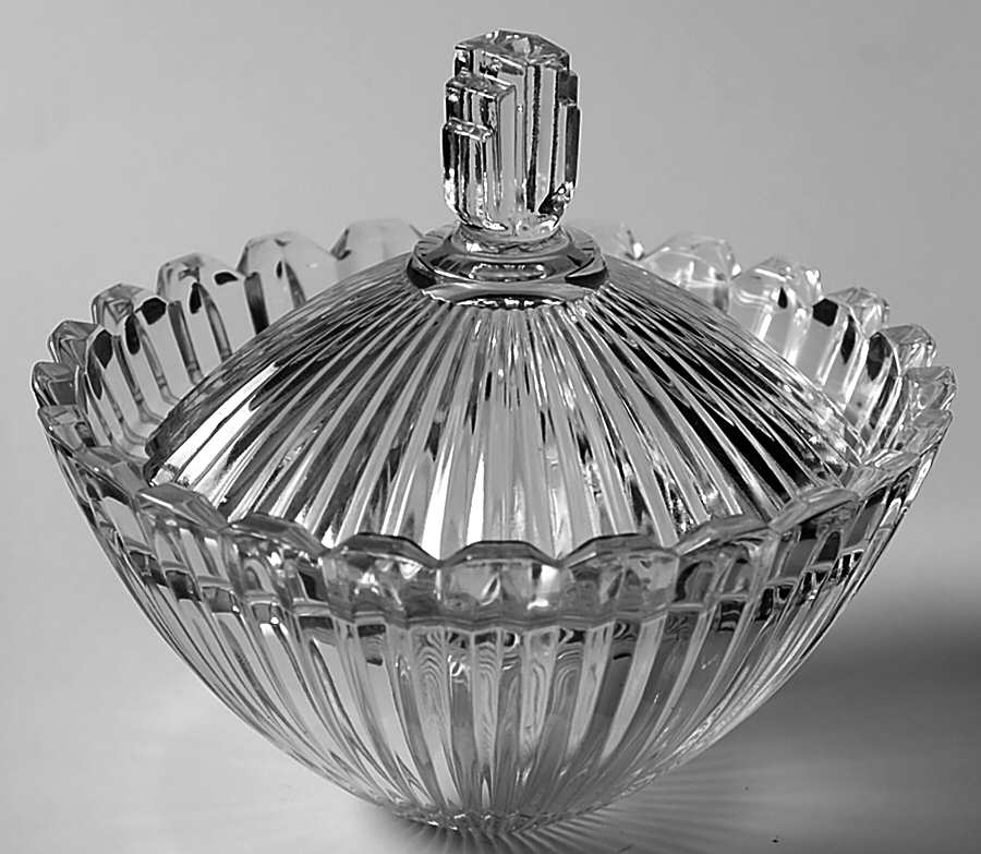 Royal Suite Small Candy Box with Lid by Mikasa-1