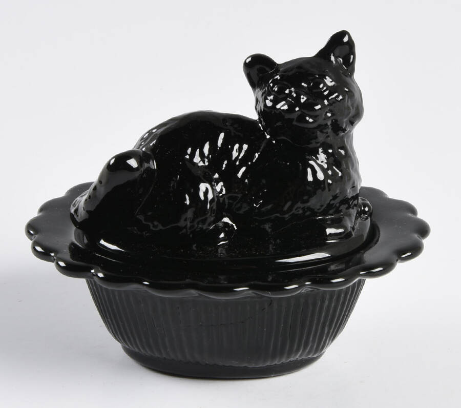 Animals & Figurines #235 Kitten on Basket by Mosser (Ohio)-1