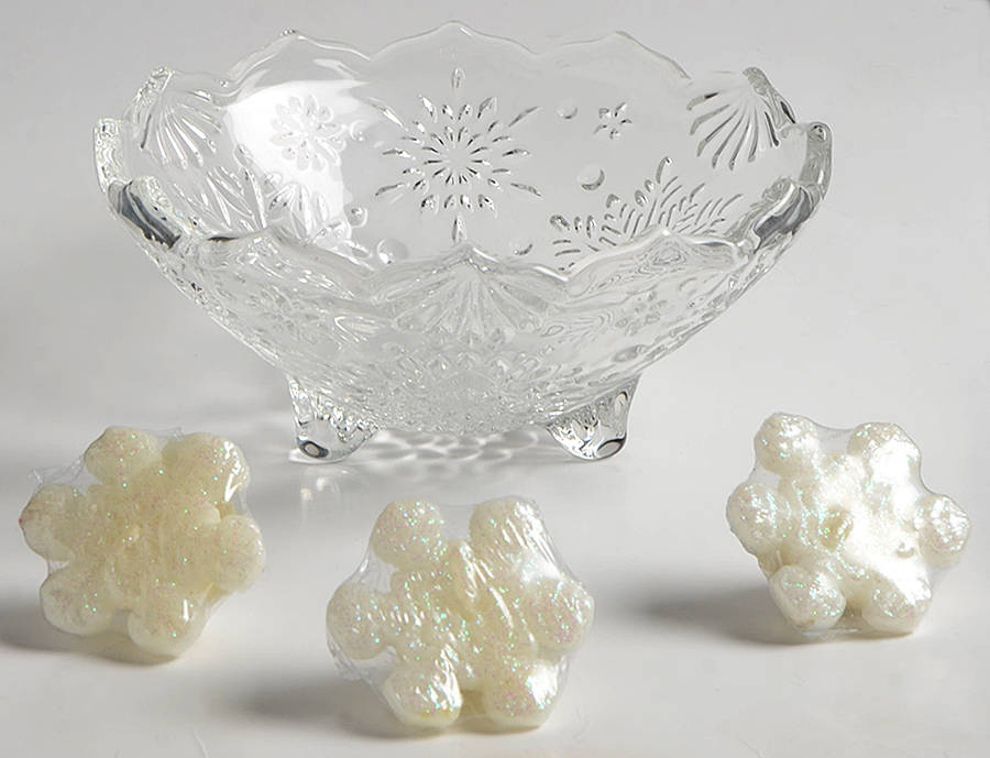 Snowflake 6" Votive Bowl & 3 Floating Candles by Mikasa-1