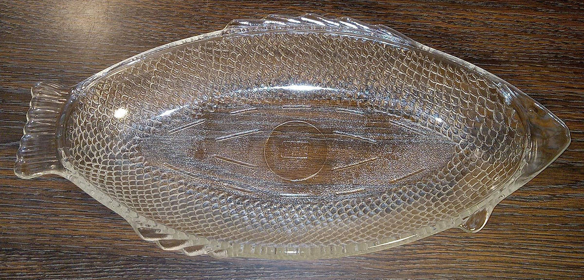 Crab Clear Fish Shape Baker by McKee-1