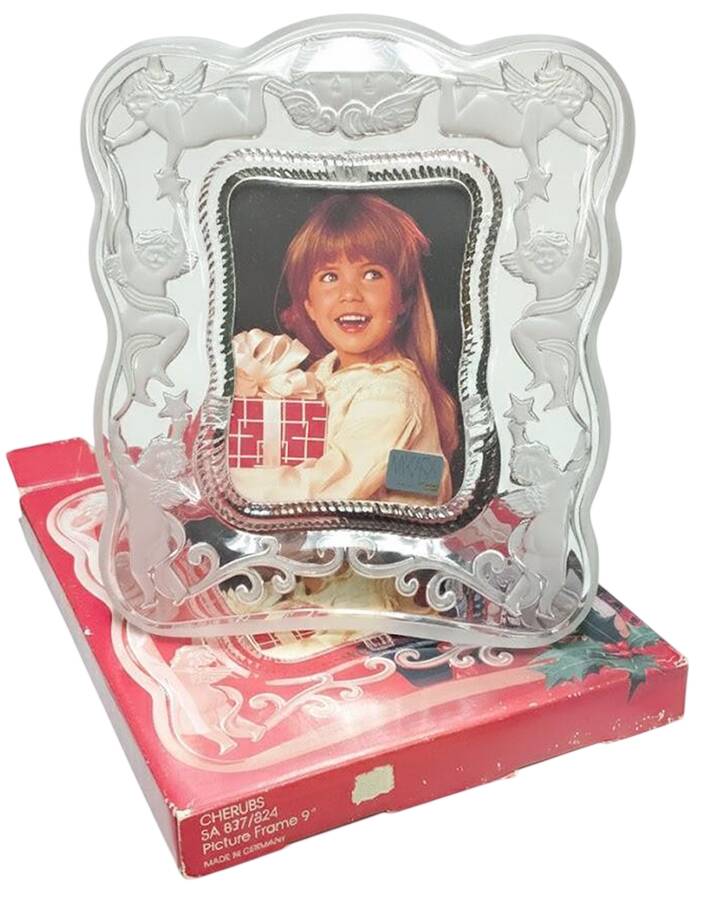 Cherubs Frame-Holds 4" X 5" Photo by Mikasa-1