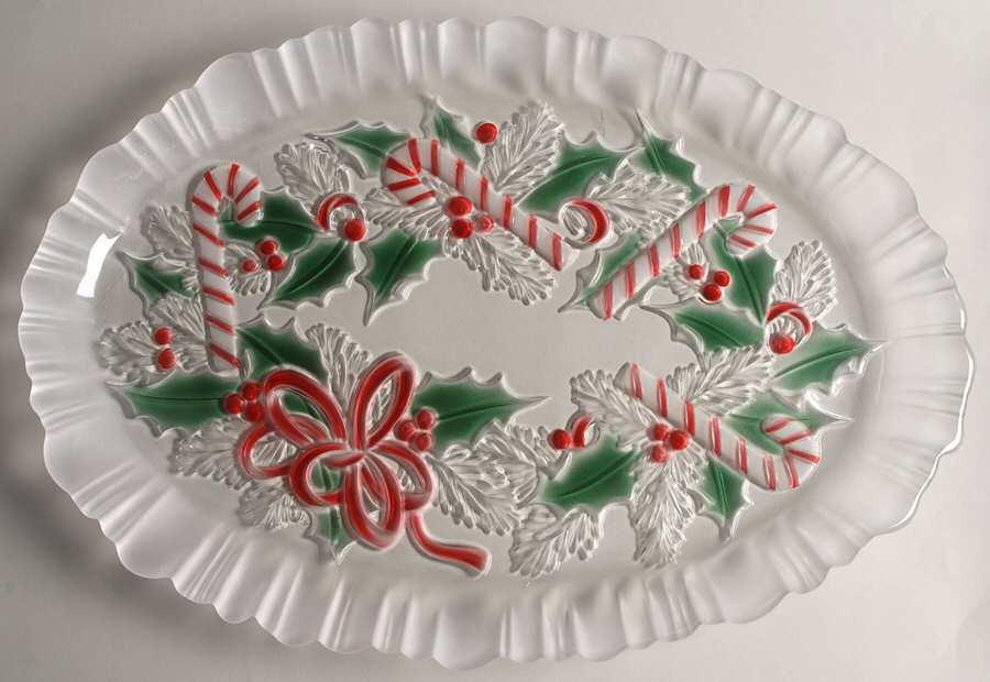 Festive Wreath Canape Tray by Mikasa-1