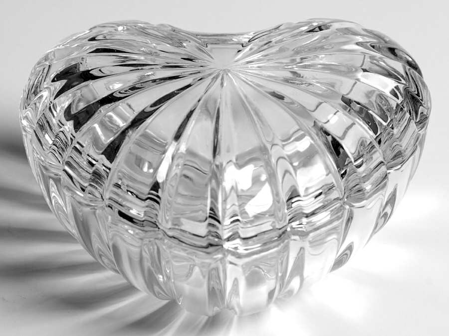Valentine Small Heart Box & Lid by Mikasa-1