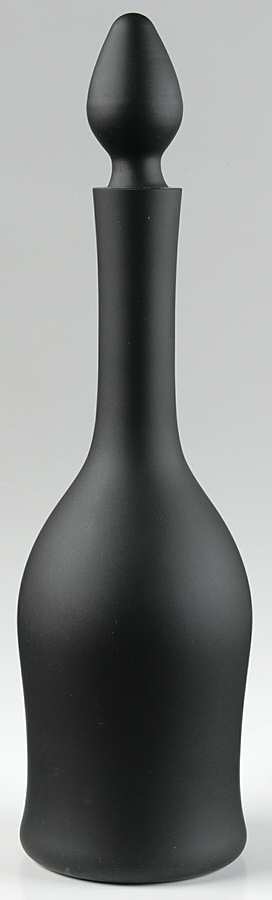 MGW9 Decanter & Stopper by Metropolitan Glass-1