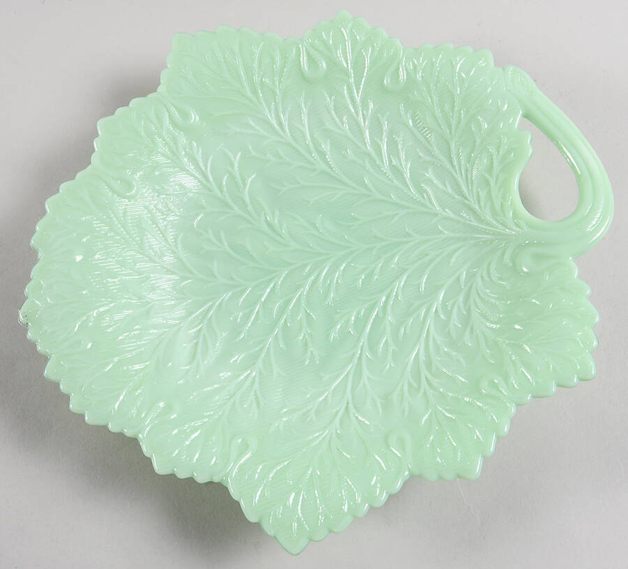 Jadeite-Green Glass 11" Leaf Plate by Martha Stewart-1