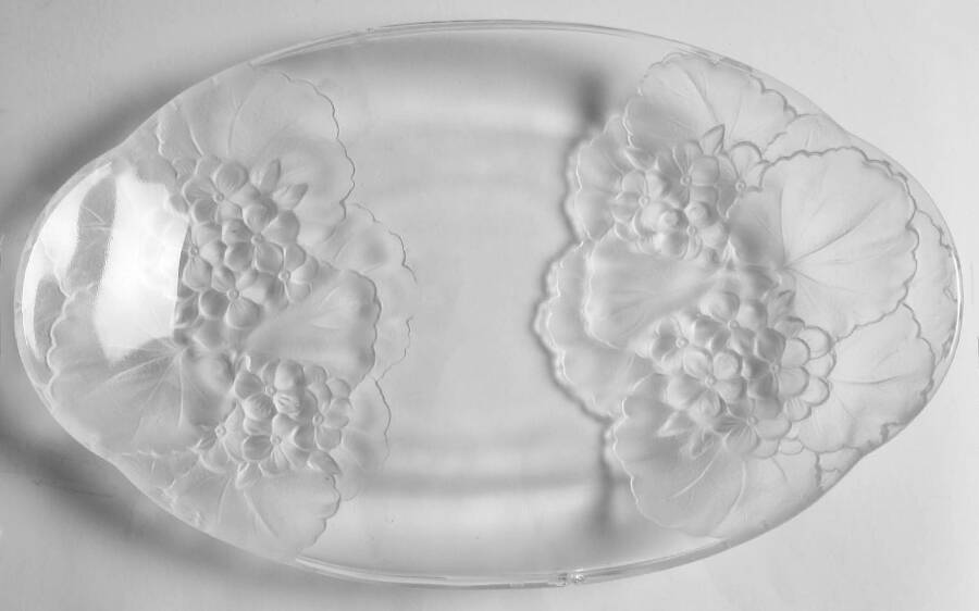 Splendor (Giftware) 13" Oval Platter by Mikasa-1