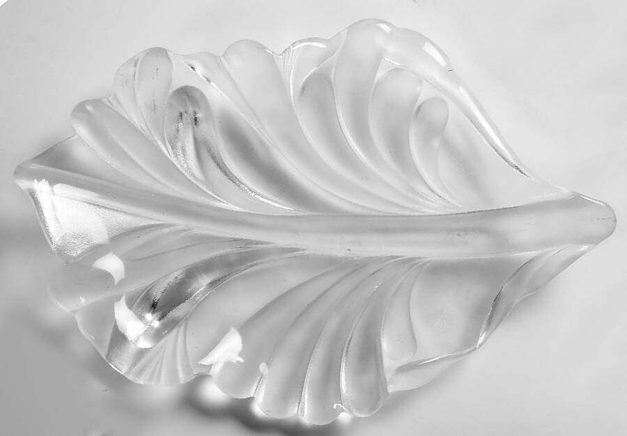 Rhapsody 16" Round Platter by Mikasa-1