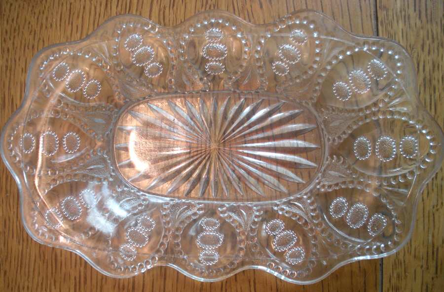 Beaded Ellipse (Aldine) Pickle Dish by McKee-1