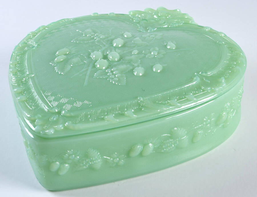 Jadeite Small Heart Box & Lid by Mosser (Ohio)-1