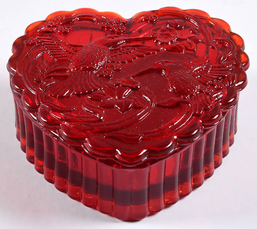 Ruby Red Small Heart Box & Lid by Mosser (Ohio)-1