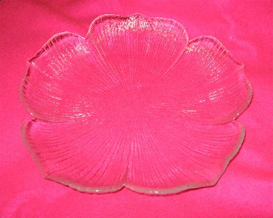 Lotus Blossoms Clear Dinner Plate by Mikasa-1