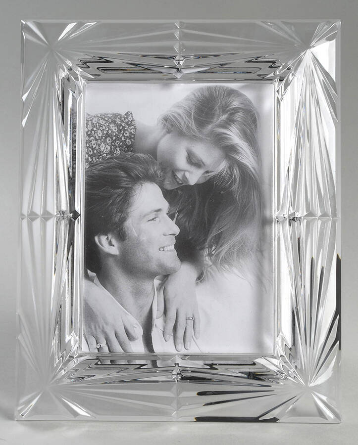 Celebrity (YZ03) Frame-Holds 5" X 7" Photo by Mikasa-1