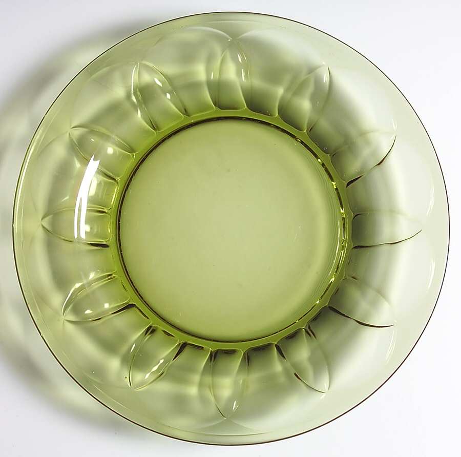 Perspective-Green Luncheon Plate by Noritake-1
