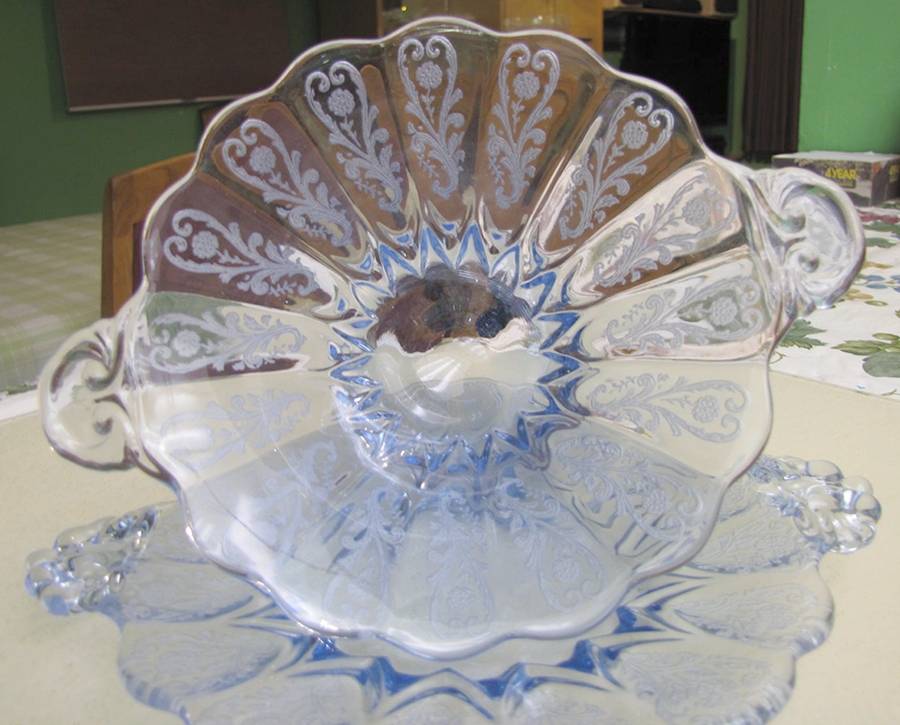 Canterbury-Blue Handled Bon Bon by New Martinsville-1