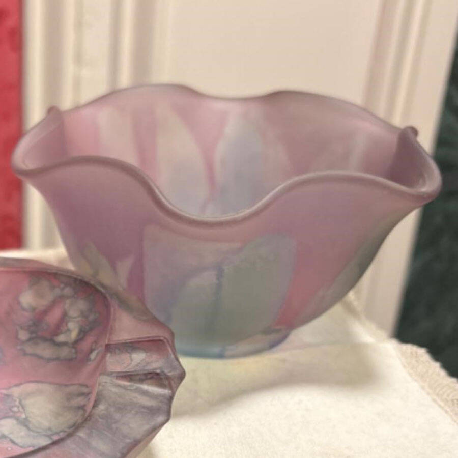 Rueven 5" Round Crimped Bowl by Nouveau Art Glass -1