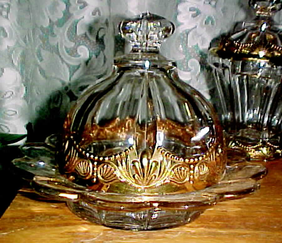 Winsome Gold Trim Round Covered Butter by Northwood-1