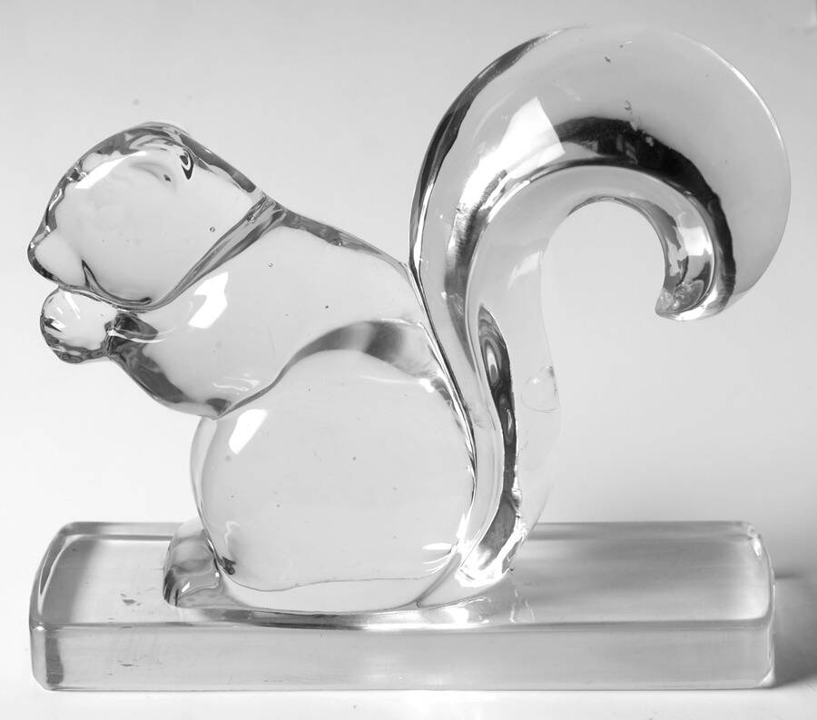 Animals & Figurines #670 Squirrel on Rectangular Base by New Martinsville-1